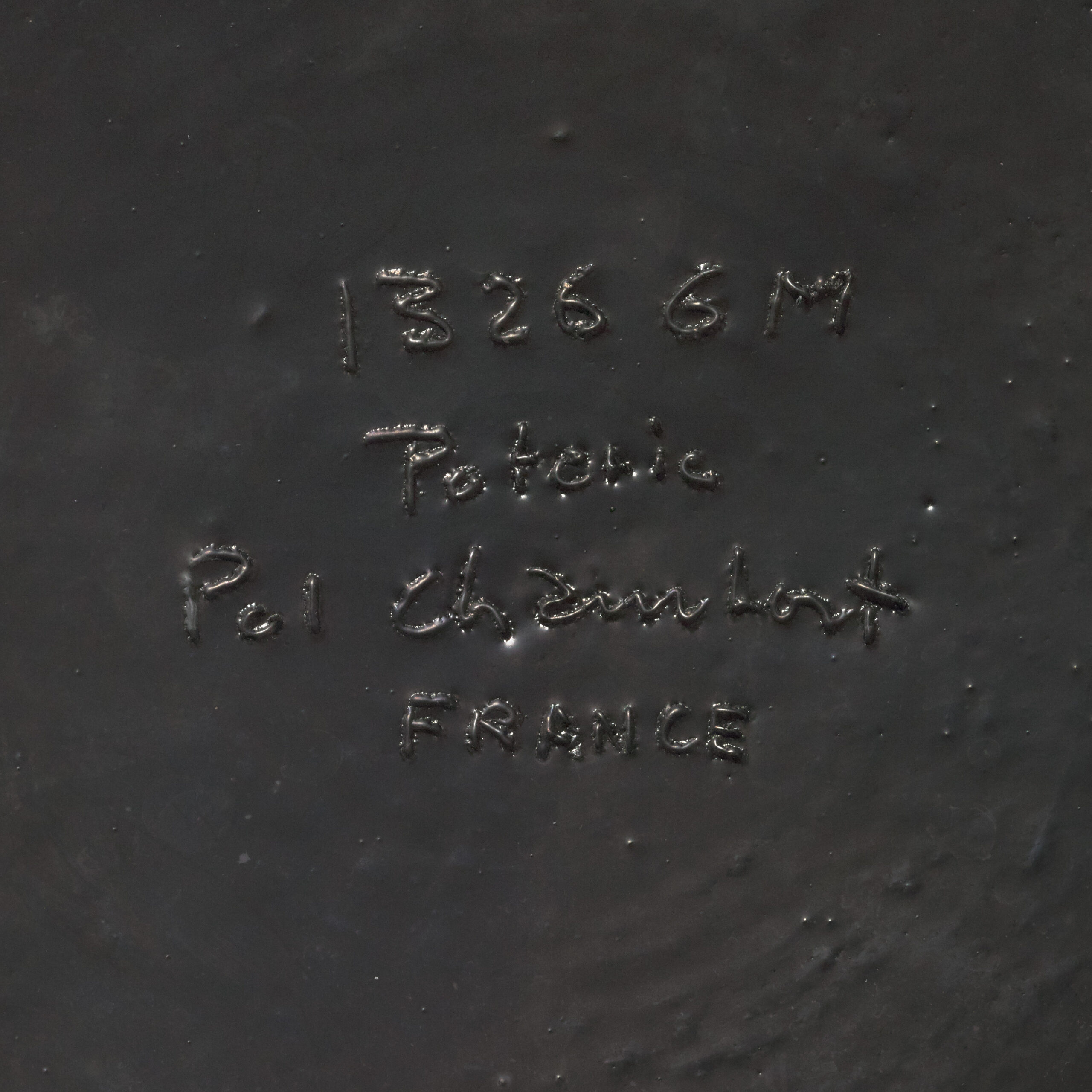 CHAMBOST_VASE_CACHE_POT_1326_GM_TETES_LION_NOIR_SIGN