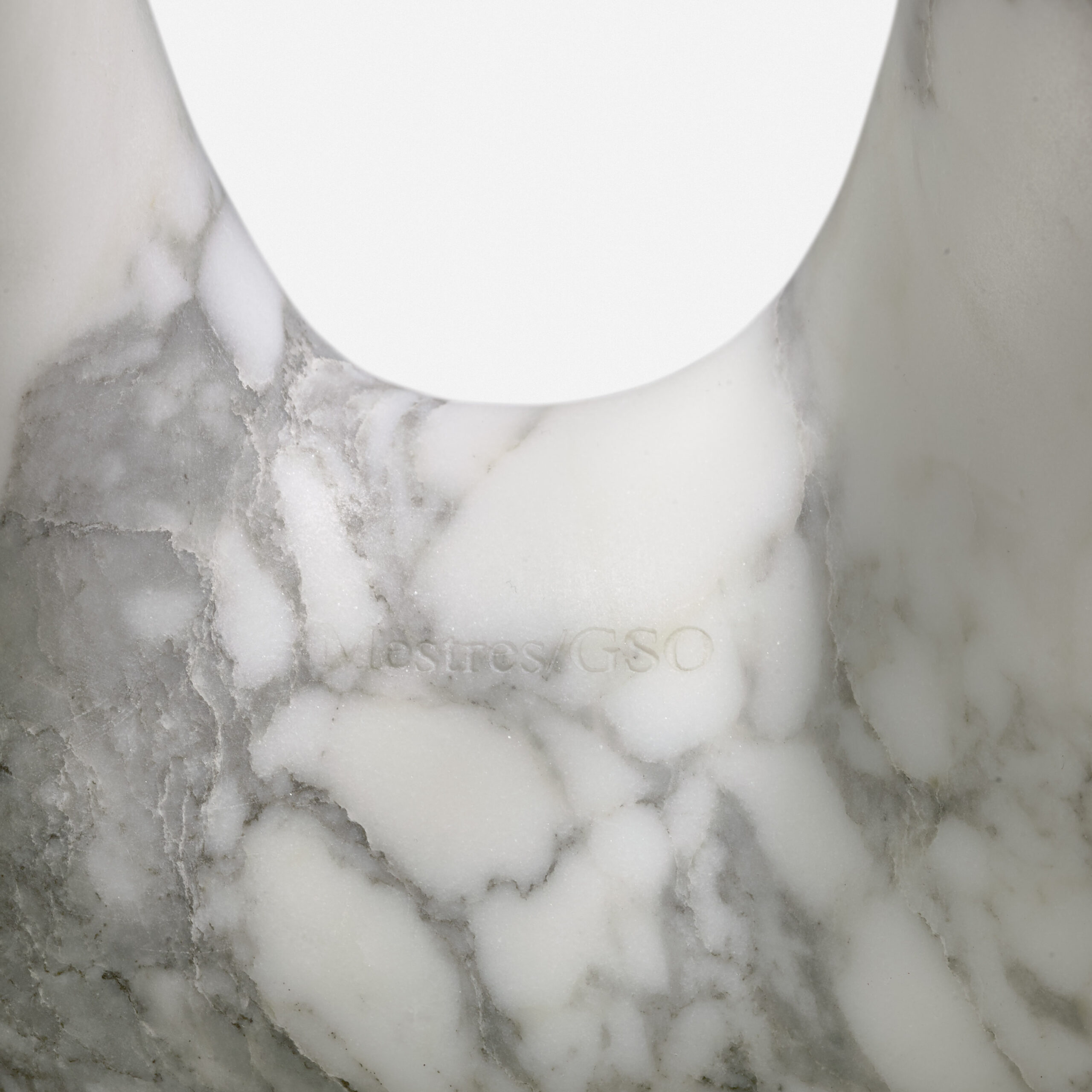 MESTRES_BUBBLE_STOOL_MARBRE_SIGN