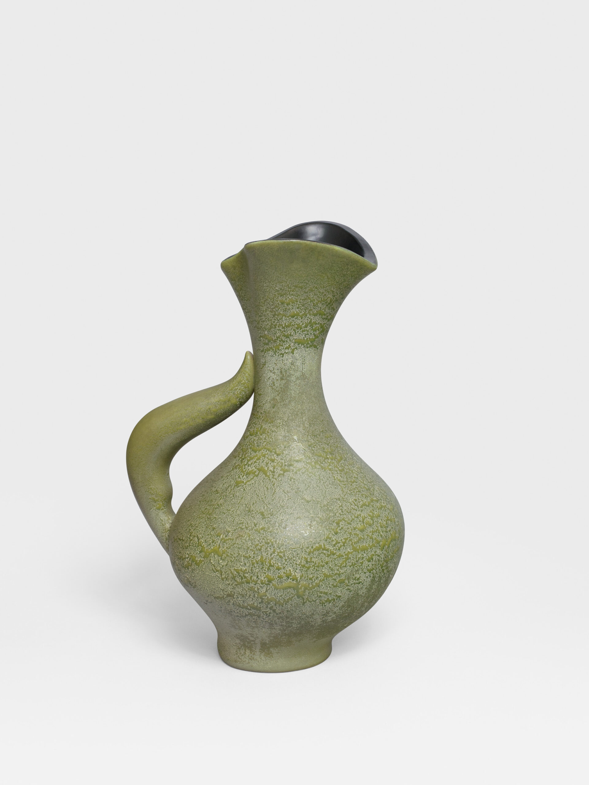 CHAMBOST_VASE_PICHET_ESCARGOT_894_VERT_MOUSSE_NOIR_FACEB