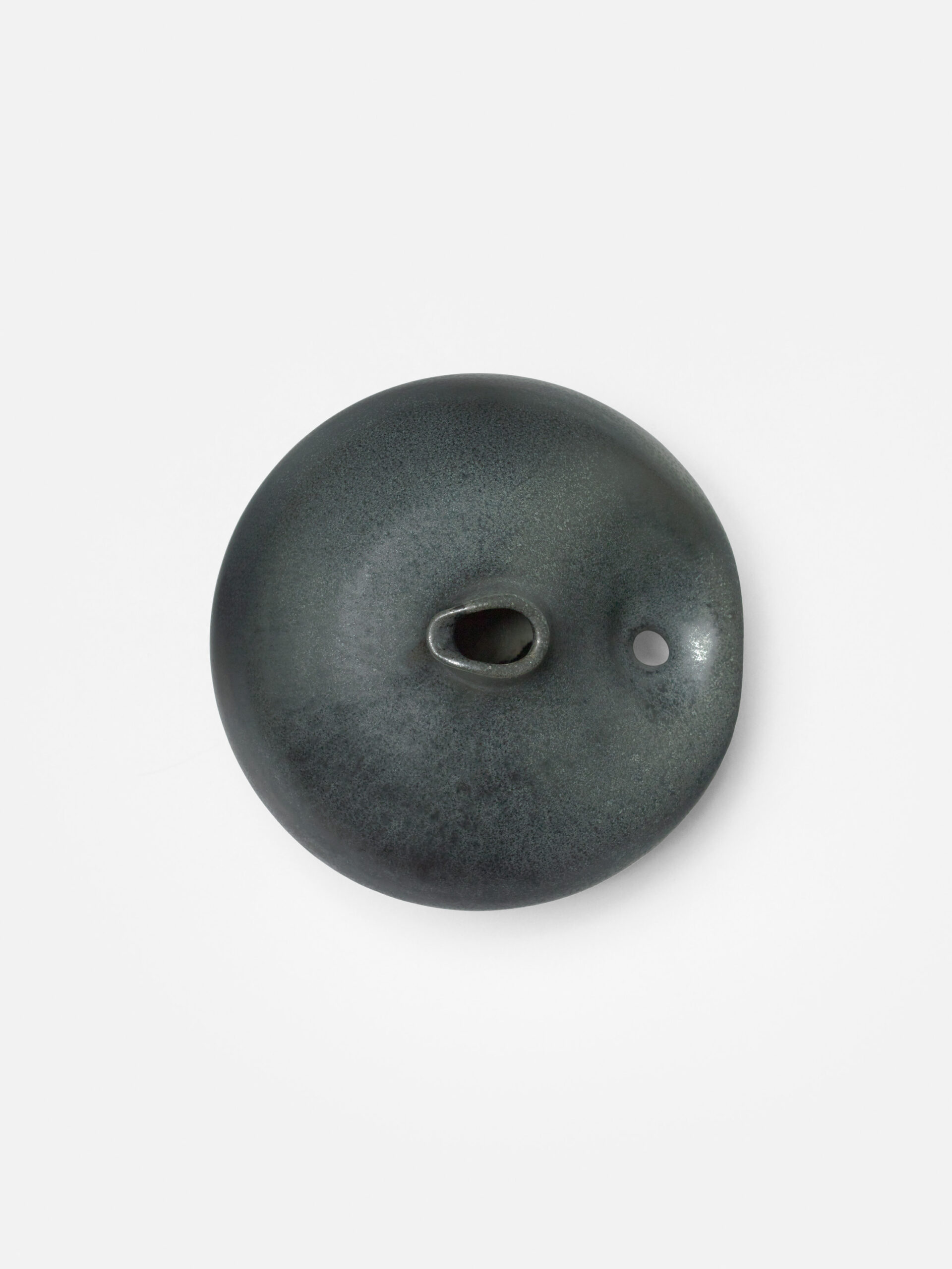 RAMIER_MADOURA_VASE_PICHET_NOIR_DESSUS