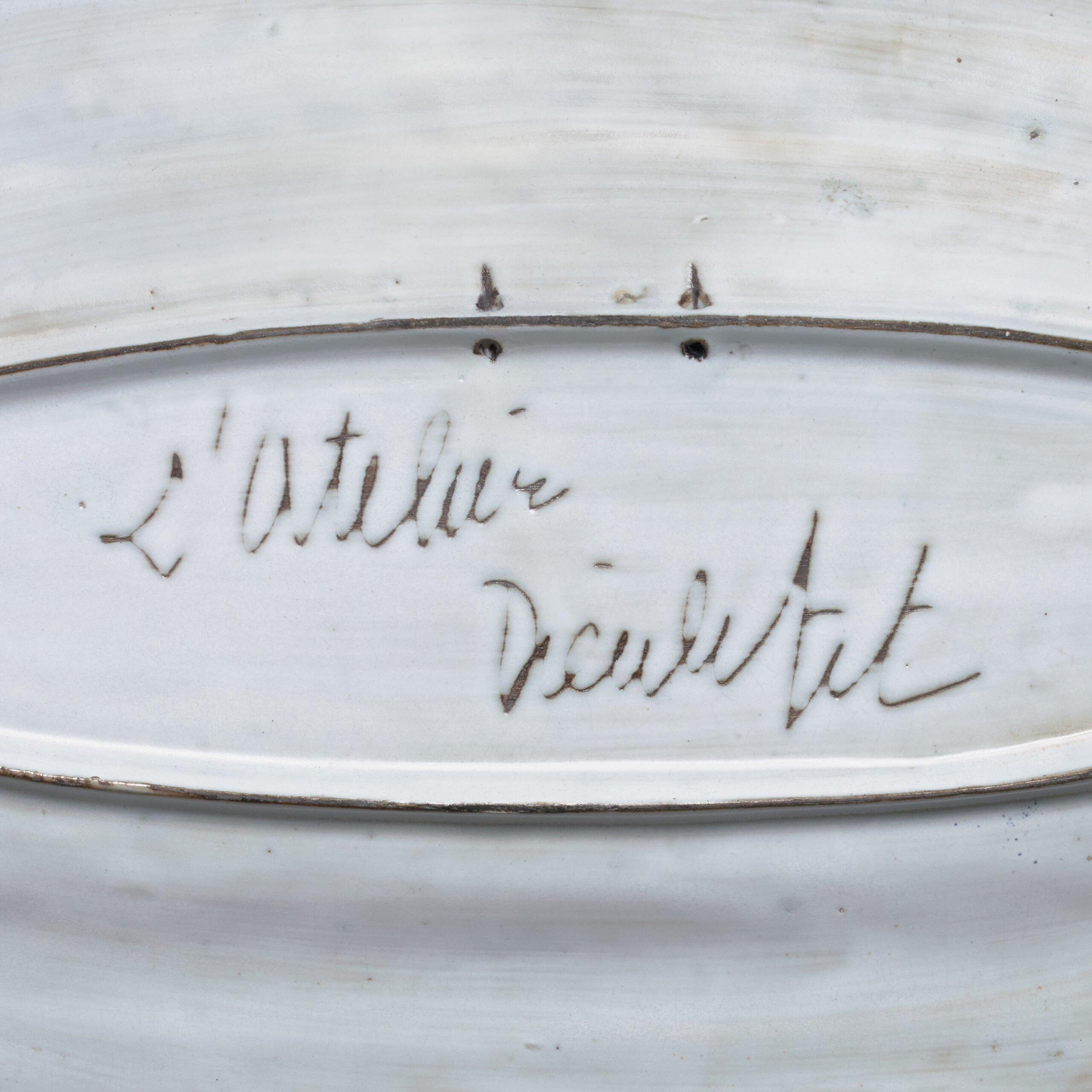 POUCHAIN_PLAT_OVALE_POISSON_BLEU_SIGN