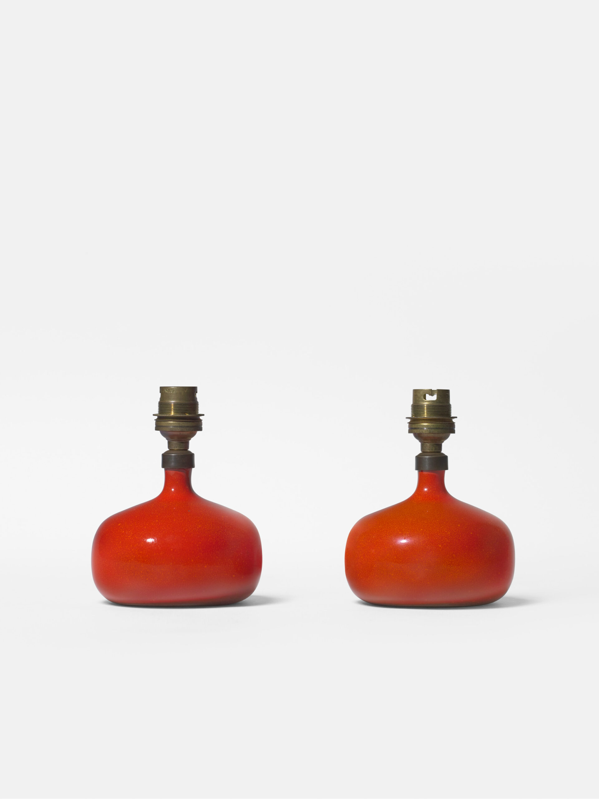 RUELLAND_PAIRE_LAMPES_APLATIE_PM_ROUGE_ORANGE