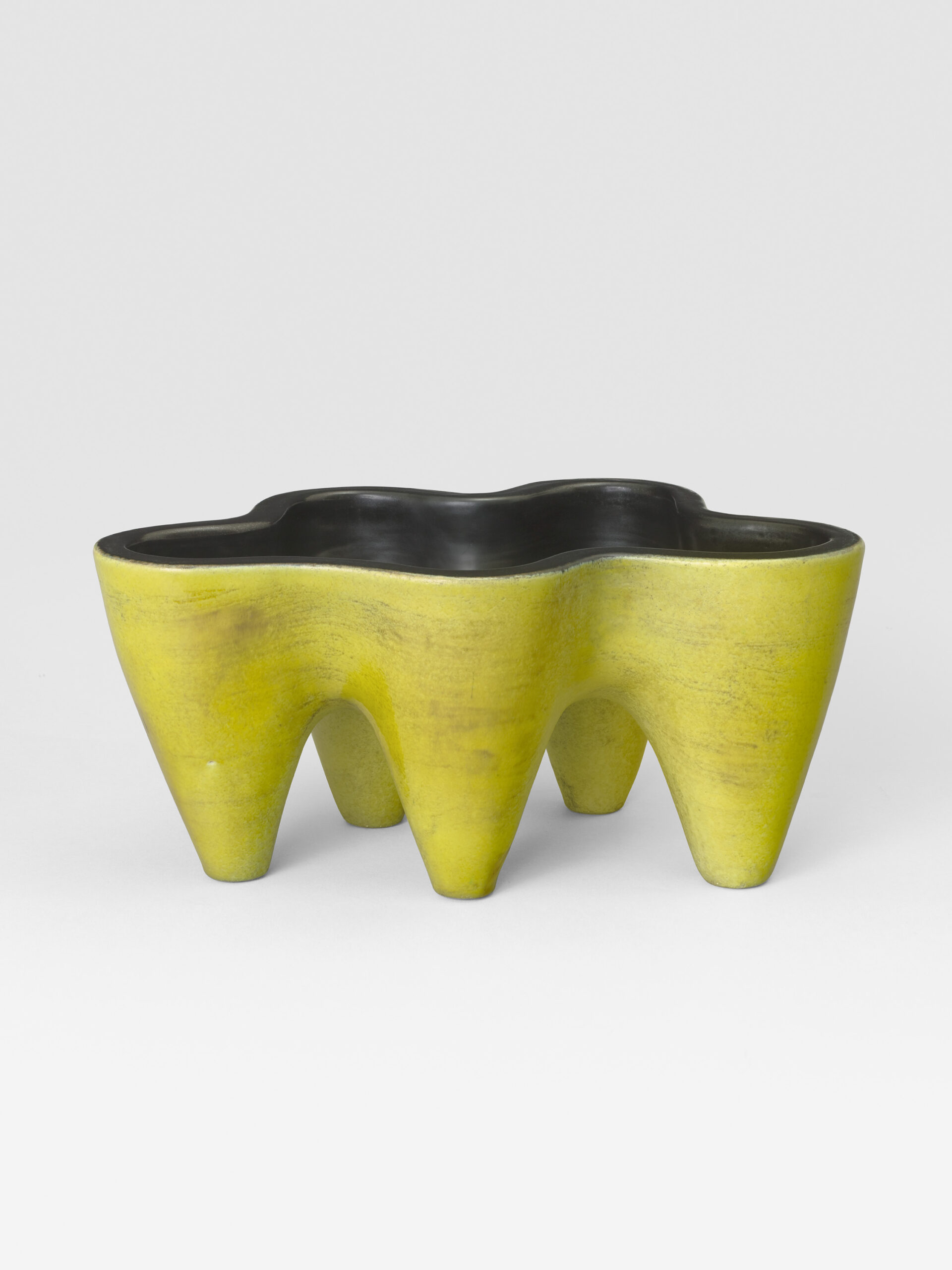 JOUVE_VASE_MOLAIRE_JAUNE_NOIR_2_FACEB