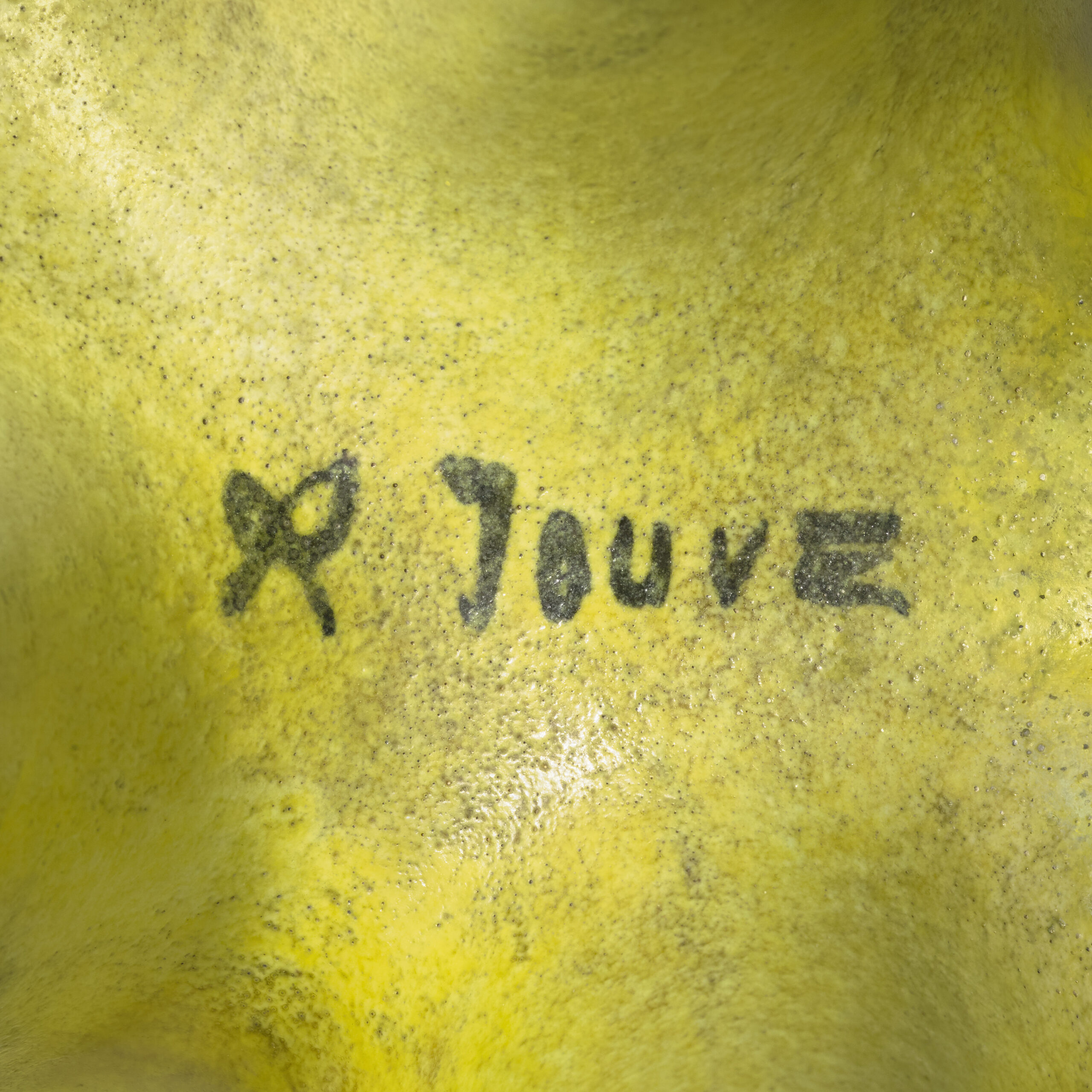 JOUVE_VASE_MOLAIRE_JAUNE_NOIR_2_SIGN